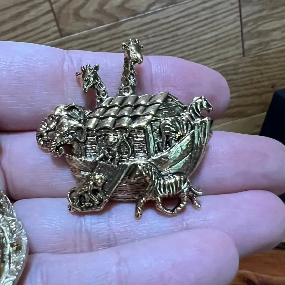 Vintage Lot Brooches Lapel Pins‎ Gold Tone Noahs Ark World Heart Filigree Circle